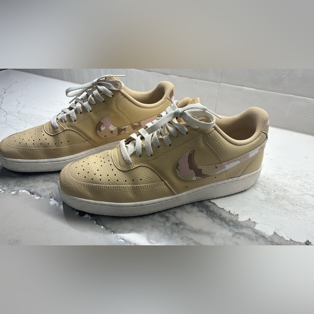 Nike Court Vision Low Top